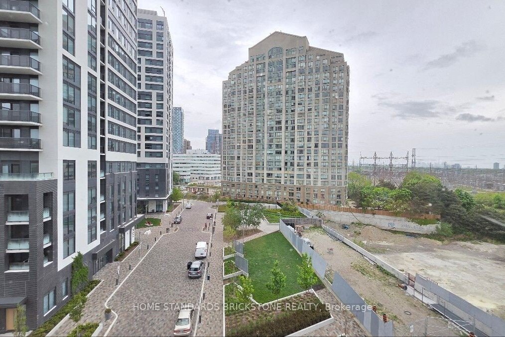 606 – 20 Thomas Riley Road