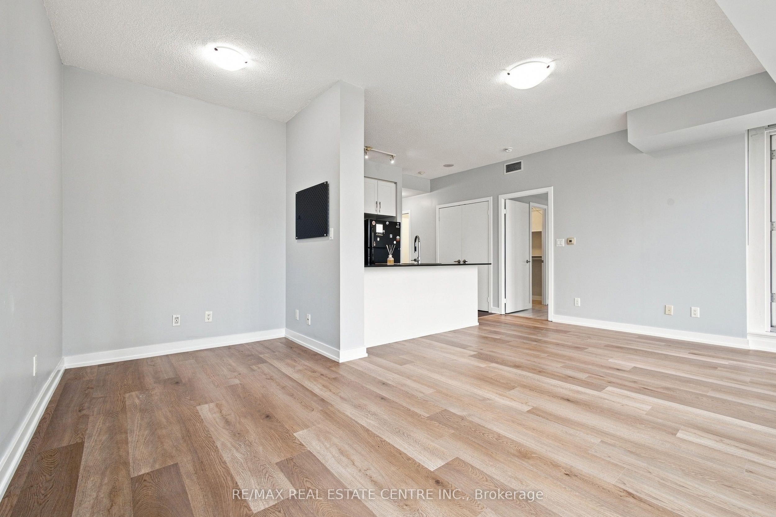 1103-4065-brickstone-mews-mississauga-W13697476-21-p 1103 – 4065 Brickstone Mews