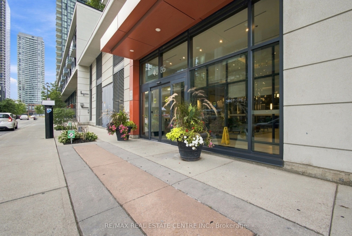 1103 – 4065 Brickstone Mews