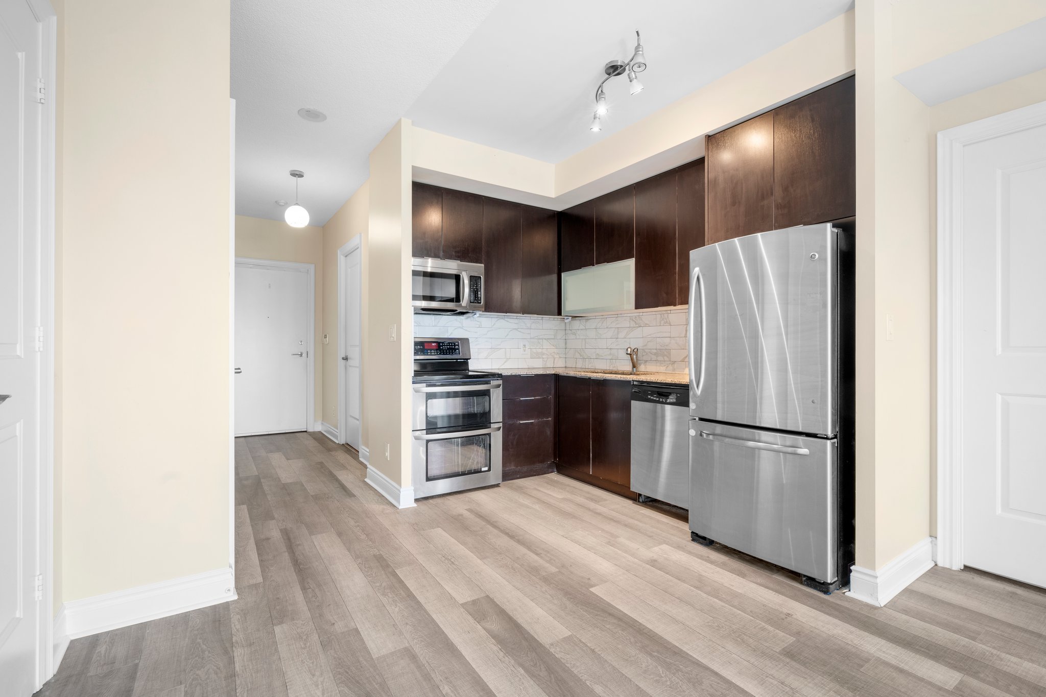 12-web-or-mls-16-brookers-ln-2604 2604 – 16 Brookers Lane