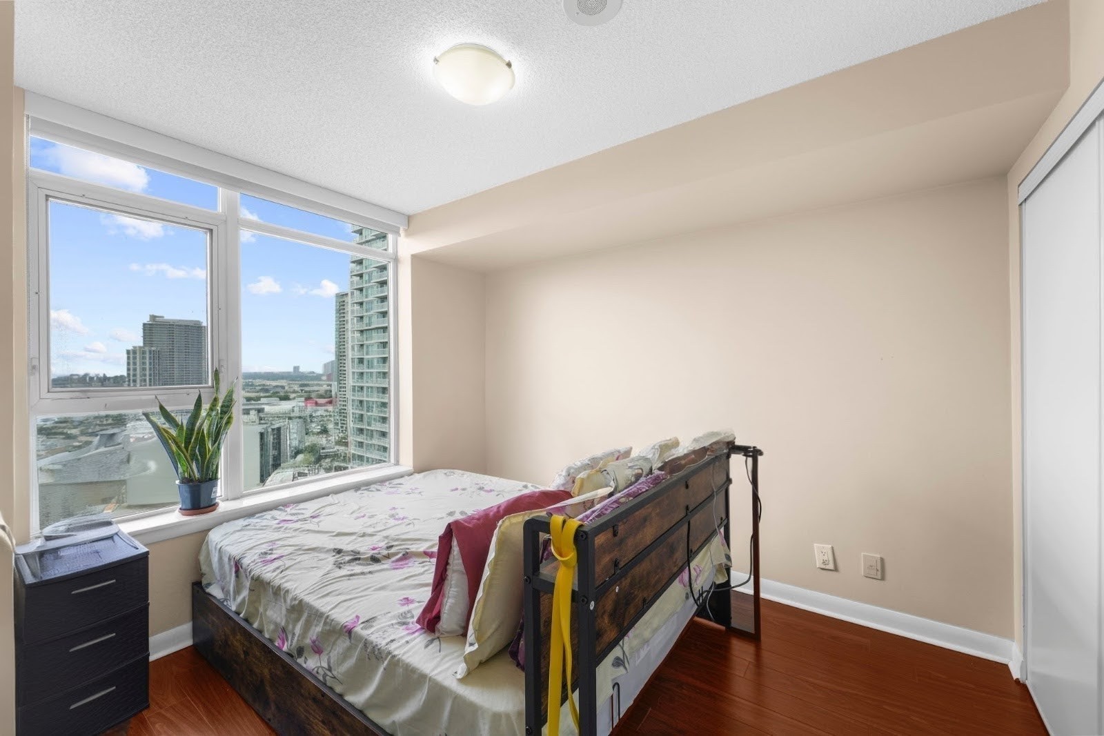 2209 – 190 Borough Drive