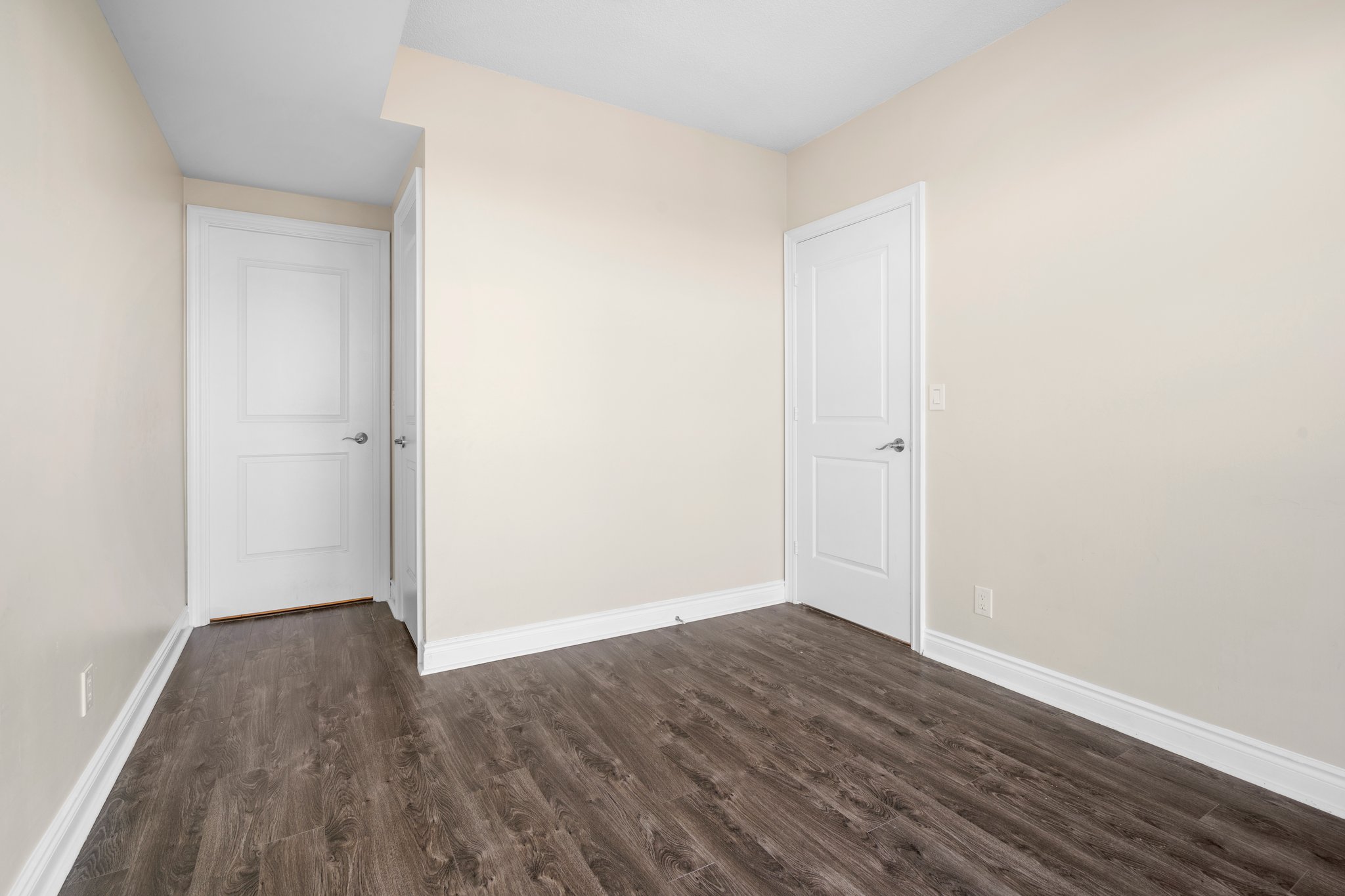 17-web-or-mls-16-brookers-ln-2604 2604 – 16 Brookers Lane
