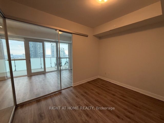 1804 – 430 Square One Drive