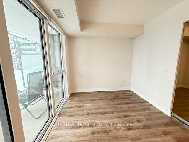 1804 – 430 Square One Drive