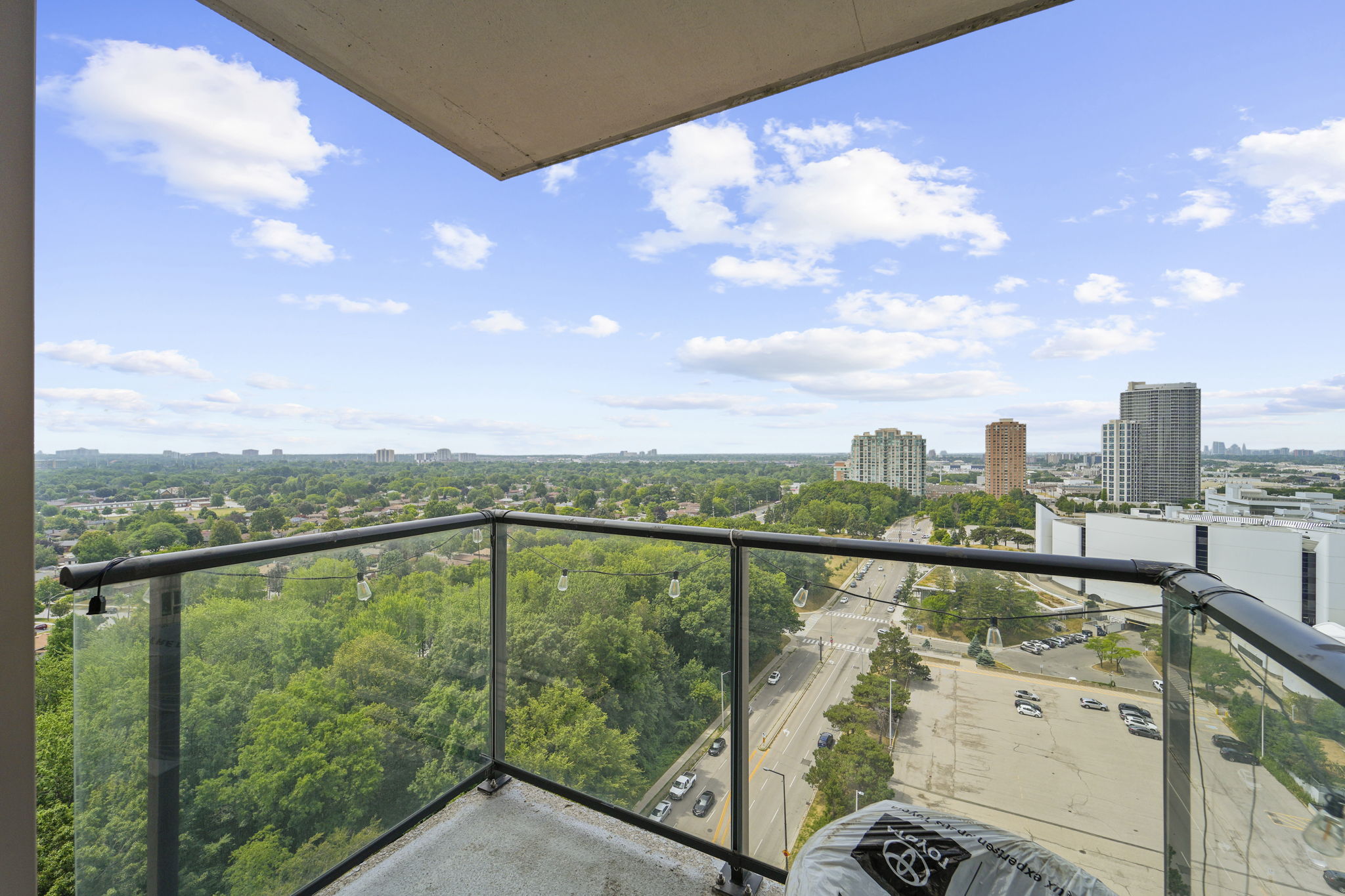 2209 – 190 Borough Drive