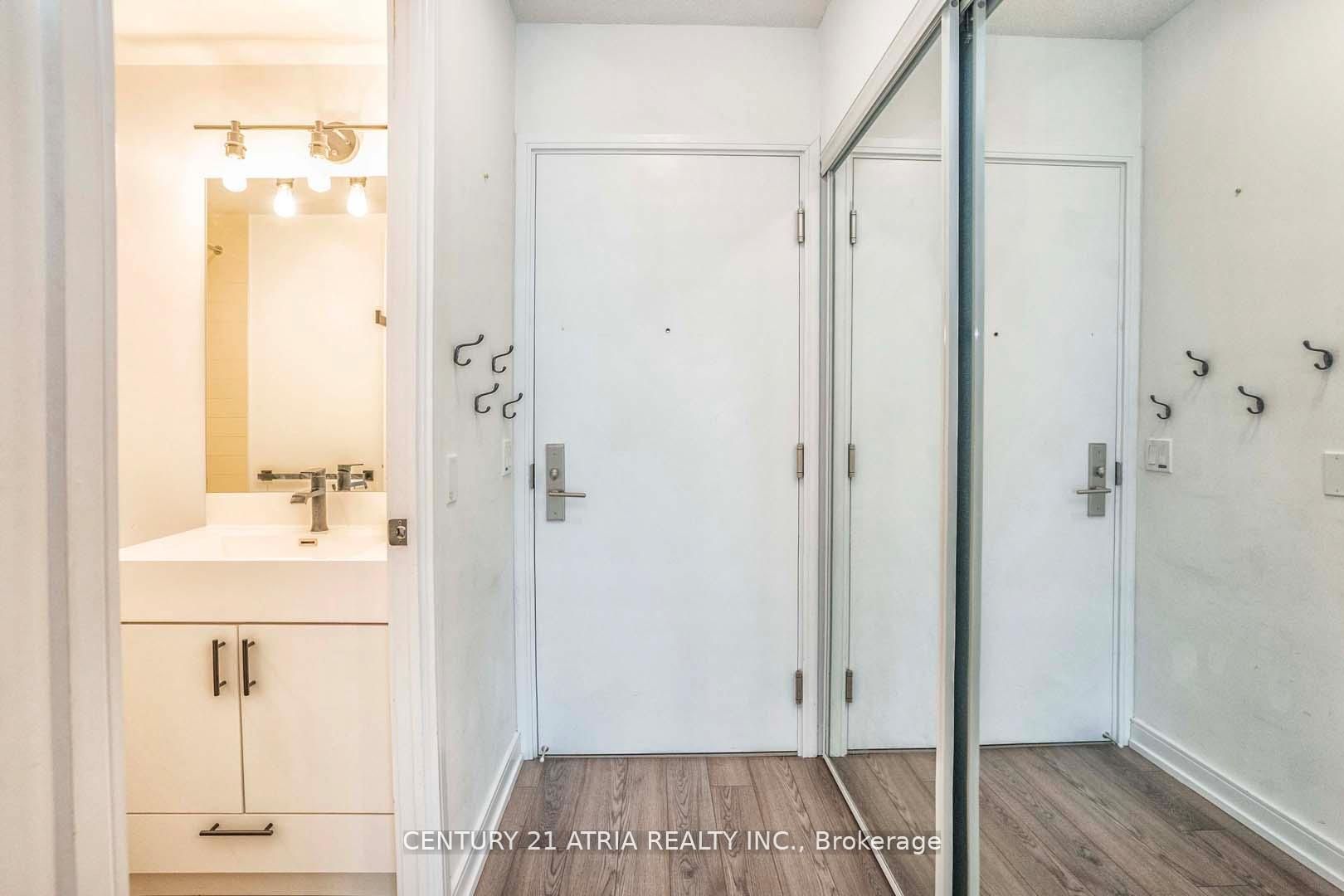2703-20-thomas-riley-road-toronto-W13157084-4 2703 – 20 Thomas Riley Road