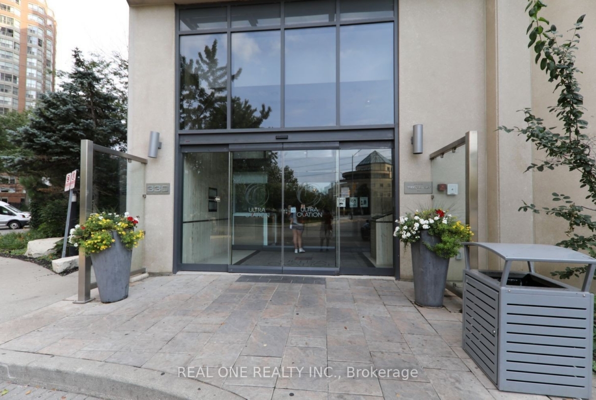 2708 – 330 Burnhamthorpe Road W