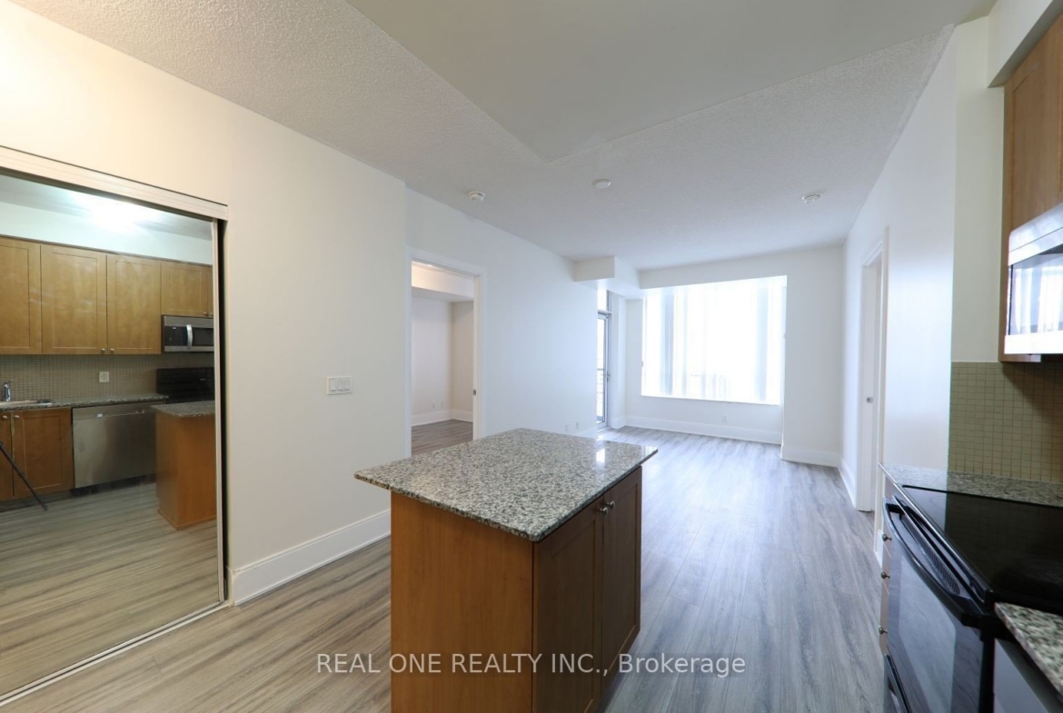 2708 – 330 Burnhamthorpe Road W