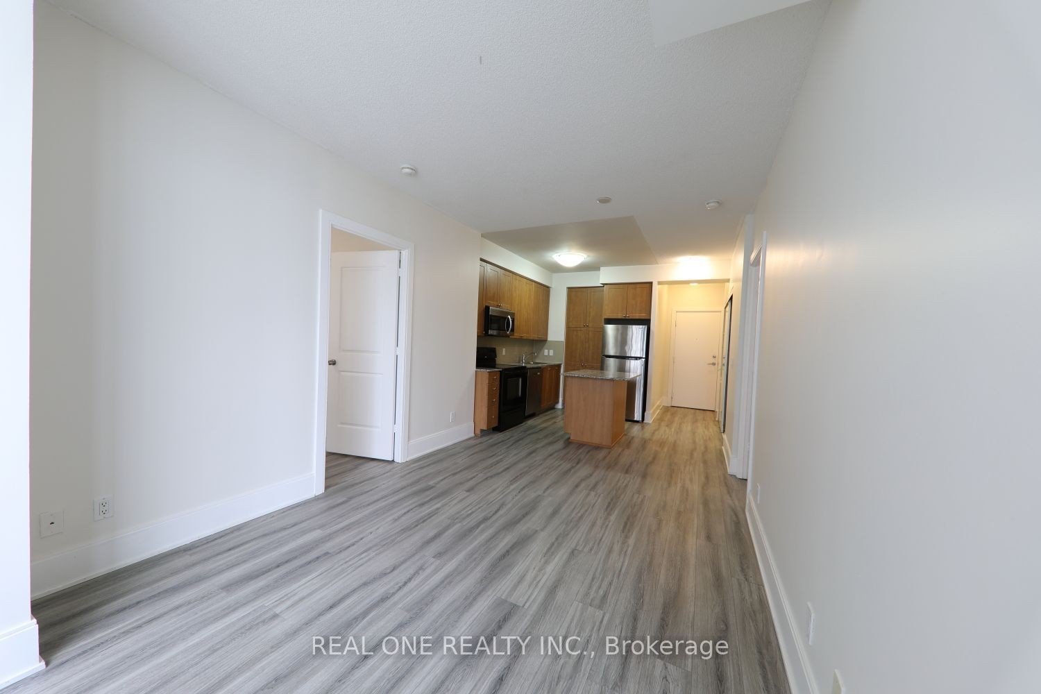 2708 – 330 Burnhamthorpe Road W
