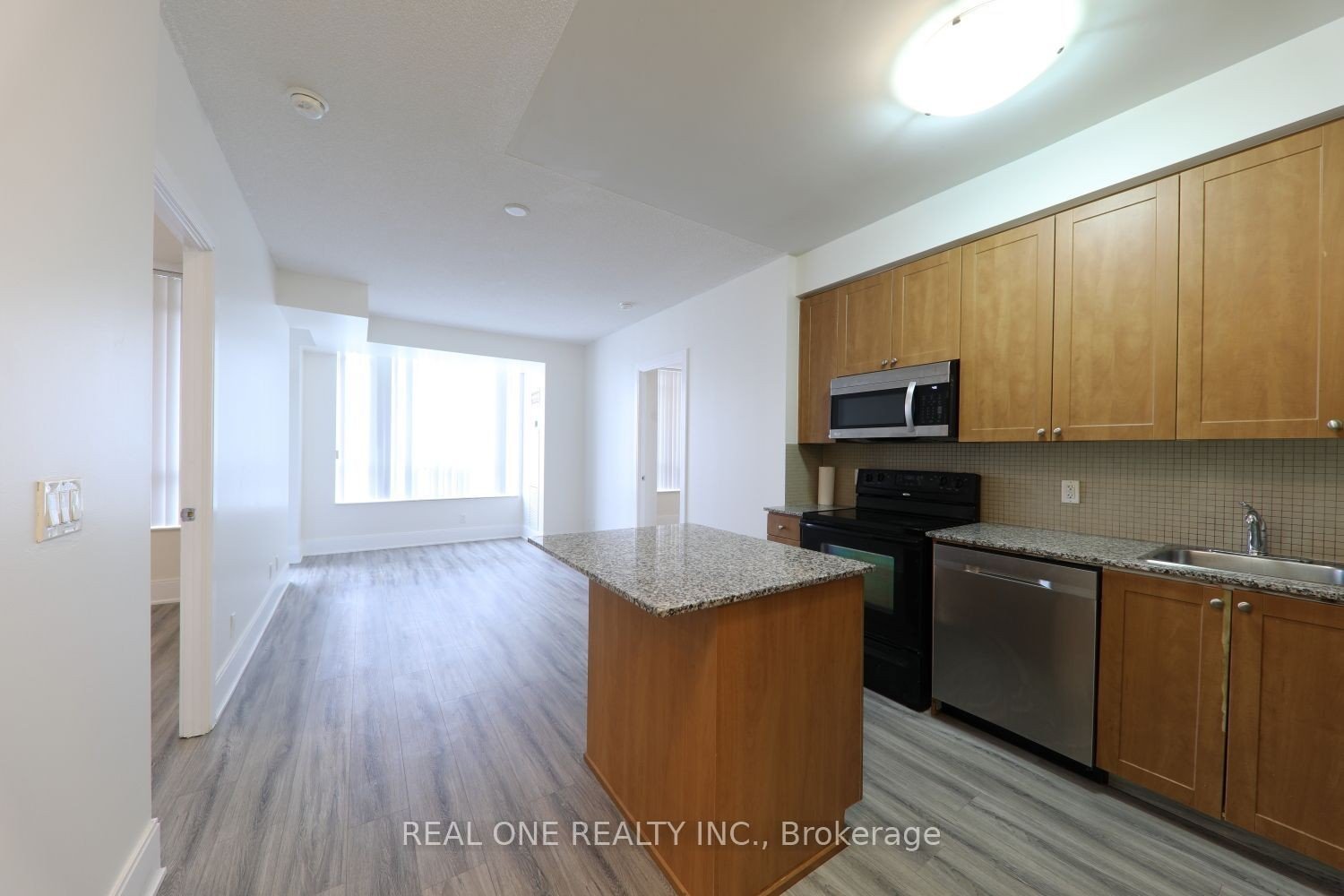2708 – 330 Burnhamthorpe Road W