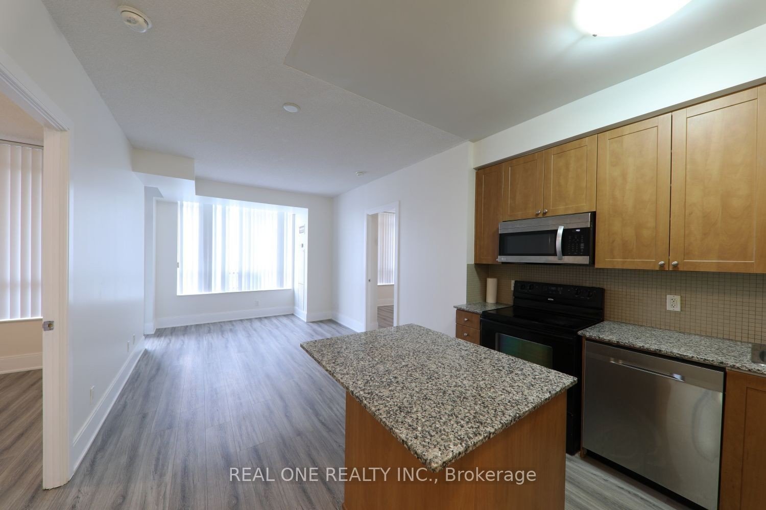 2708 – 330 Burnhamthorpe Road W