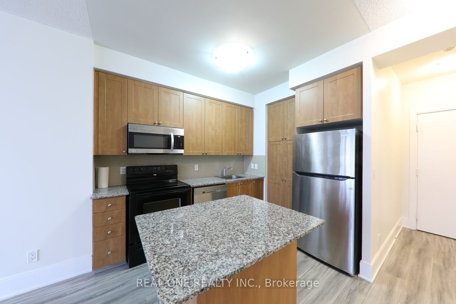 2708 – 330 Burnhamthorpe Road W