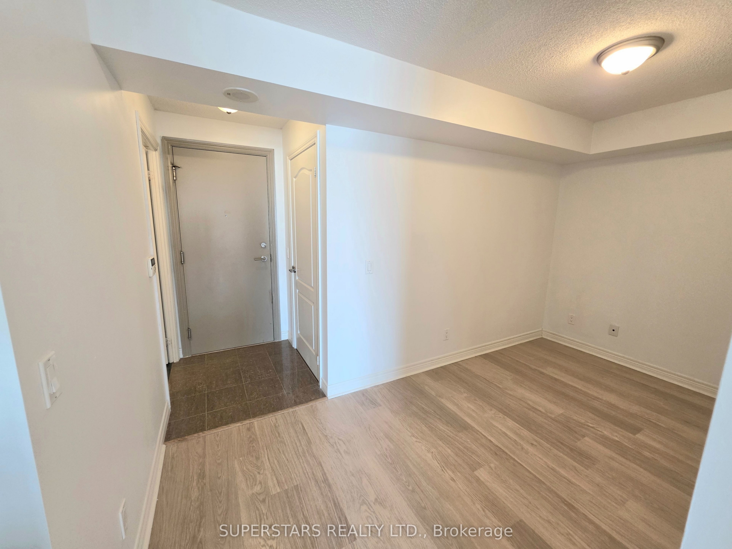 3008-70-town-centre-court-toronto-E13665206-6 3008 – 70 Town Centre Ct, Toronto