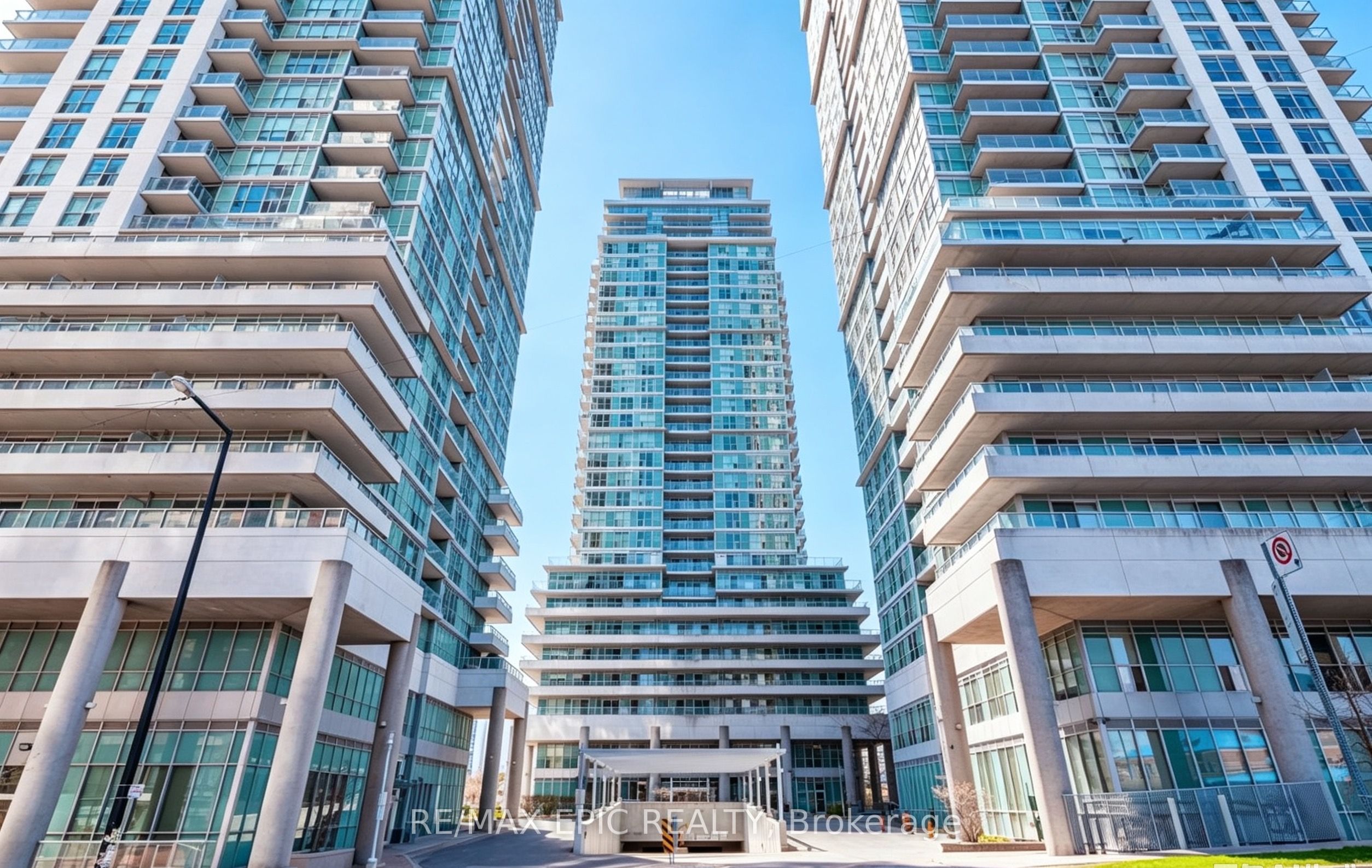 405-60-town-centre-court-toronto-E13643114-1 405 – 60 Town Centre Court