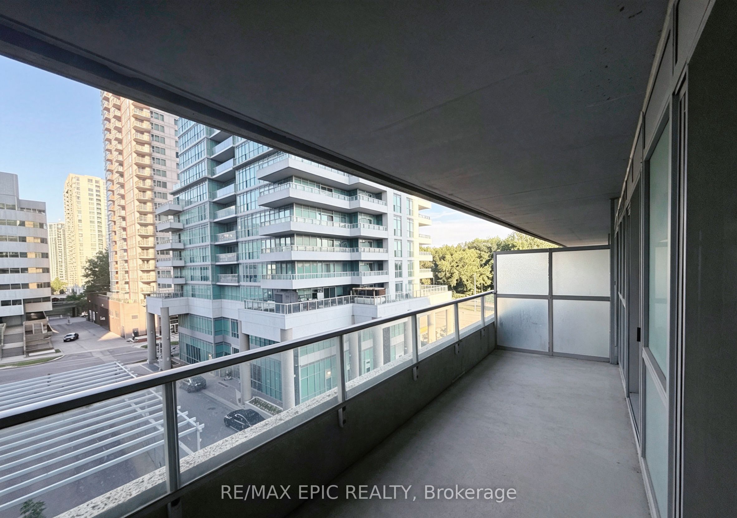 405-60-town-centre-court-toronto-E13643114-13 405 – 60 Town Centre Court