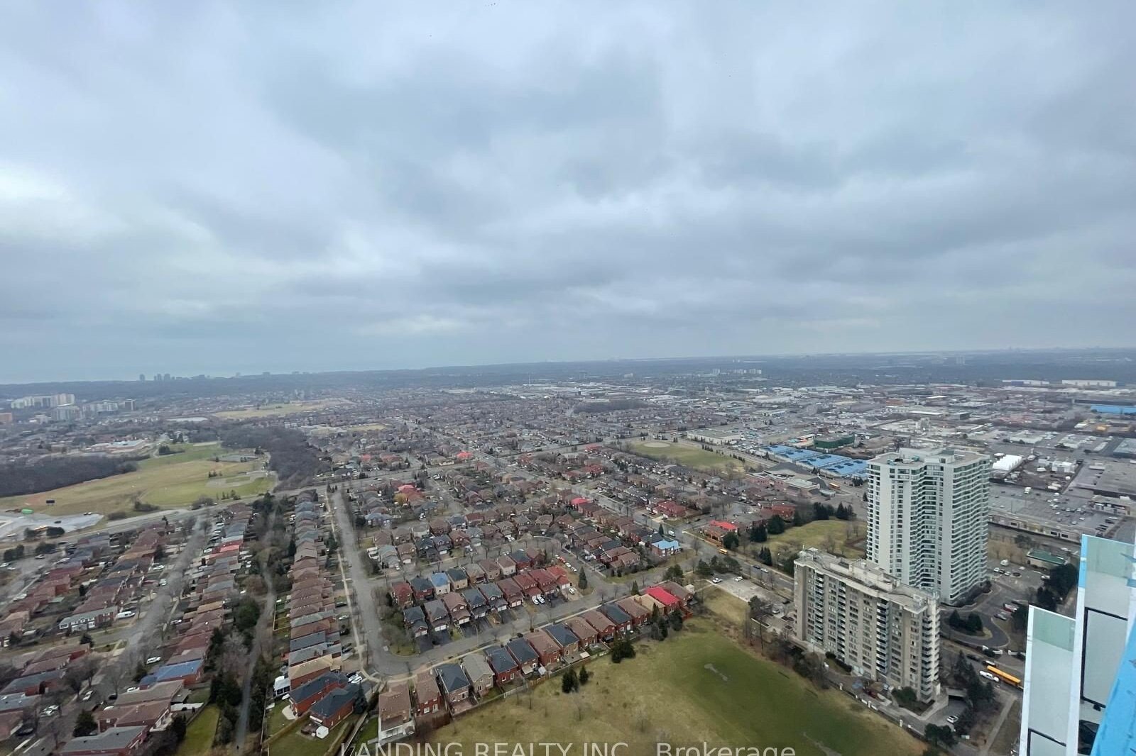 4307-3883-quartz-road-mississauga-W13704206-13-p 4307 – 3883 Quartz Road