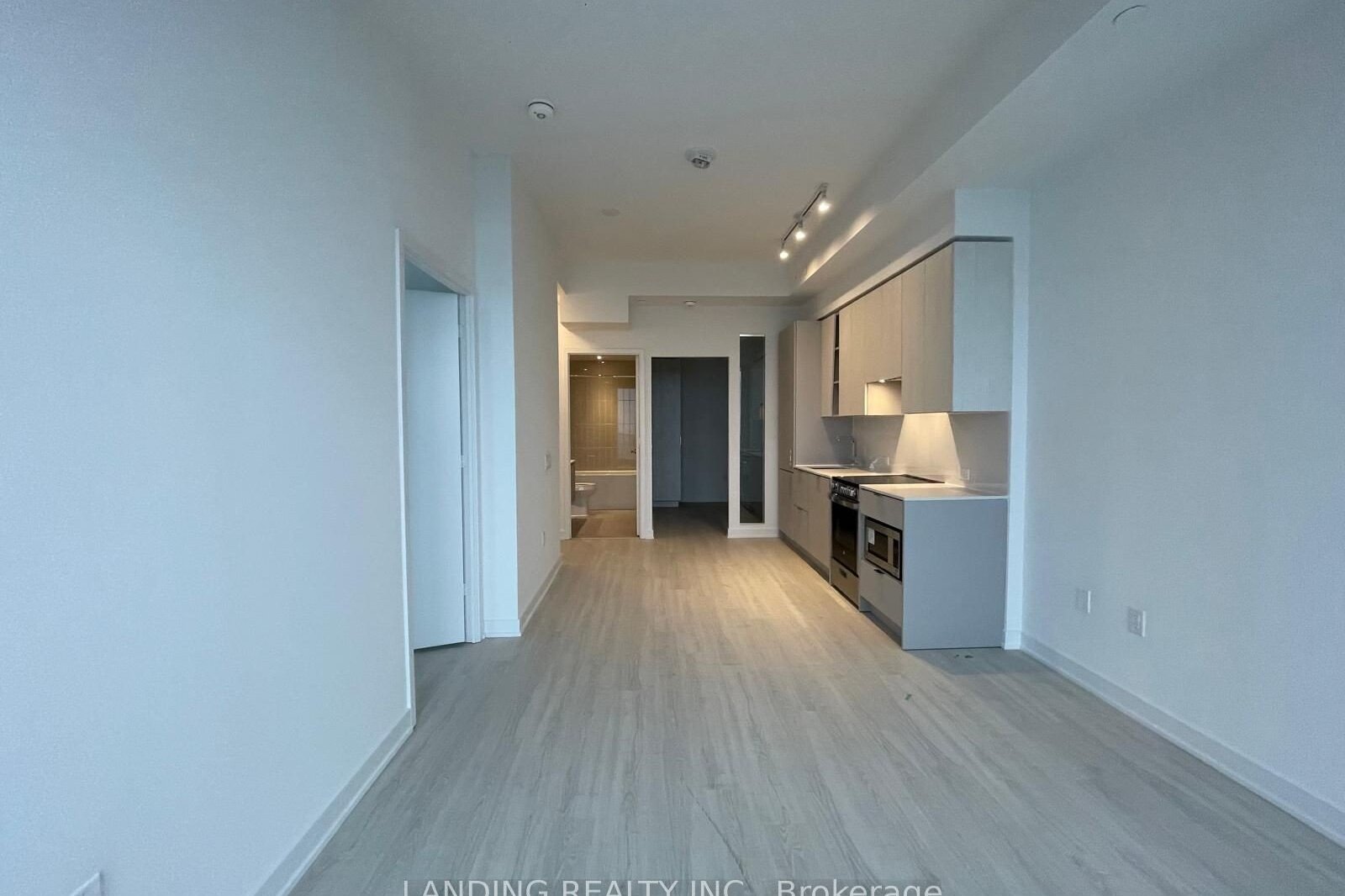 4307-3883-quartz-road-mississauga-W13704206-4-p 4307 – 3883 Quartz Road