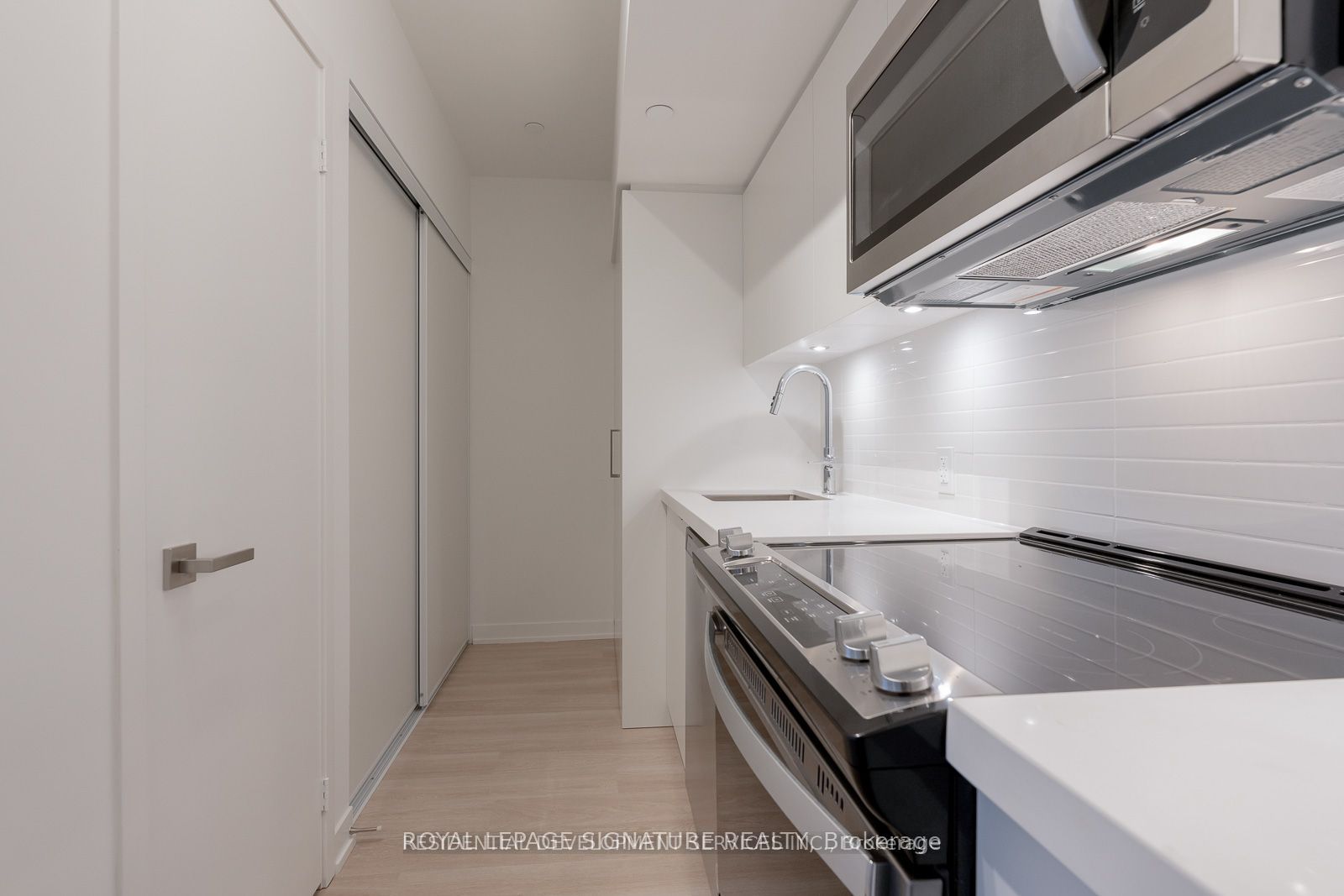 548-500-wilson-avenue-toronto-C13426624-5 548 – 500 Wilson Avenue