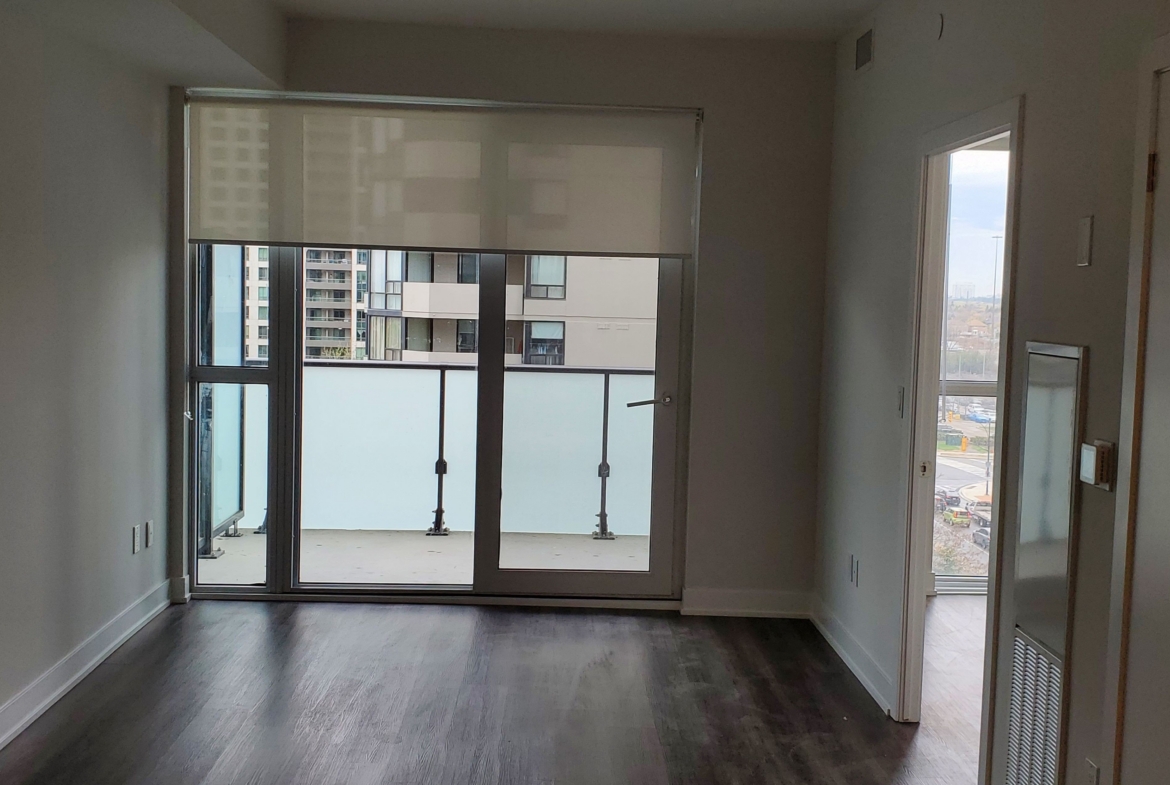620 – 430 Square One Drive