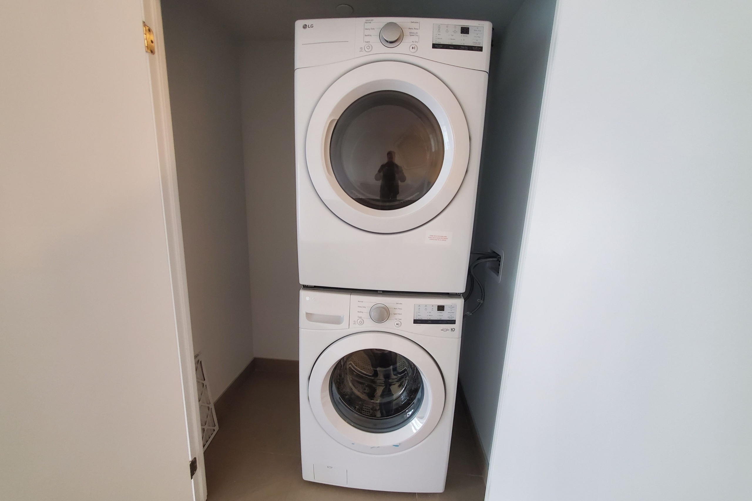 620-430-square-one-drive-mississauga-W13659622-13-p 620 – 430 Square One Drive
