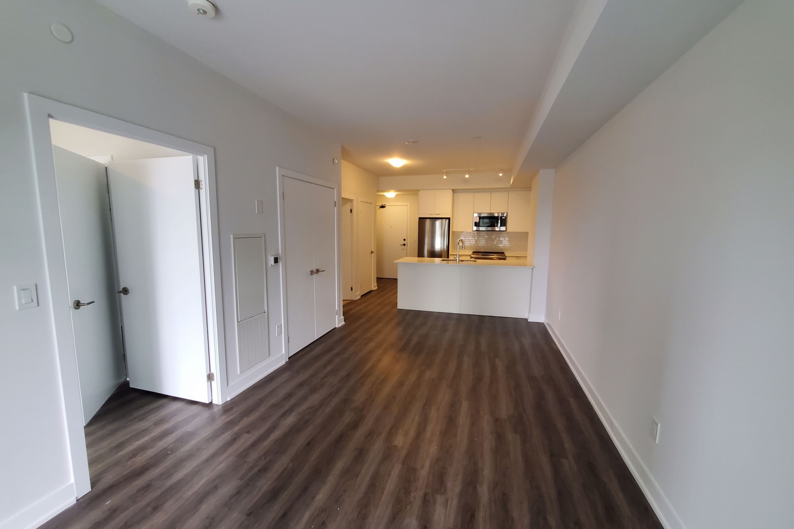 620-430-square-one-drive-mississauga-W13659622-7-p 620 – 430 Square One Drive