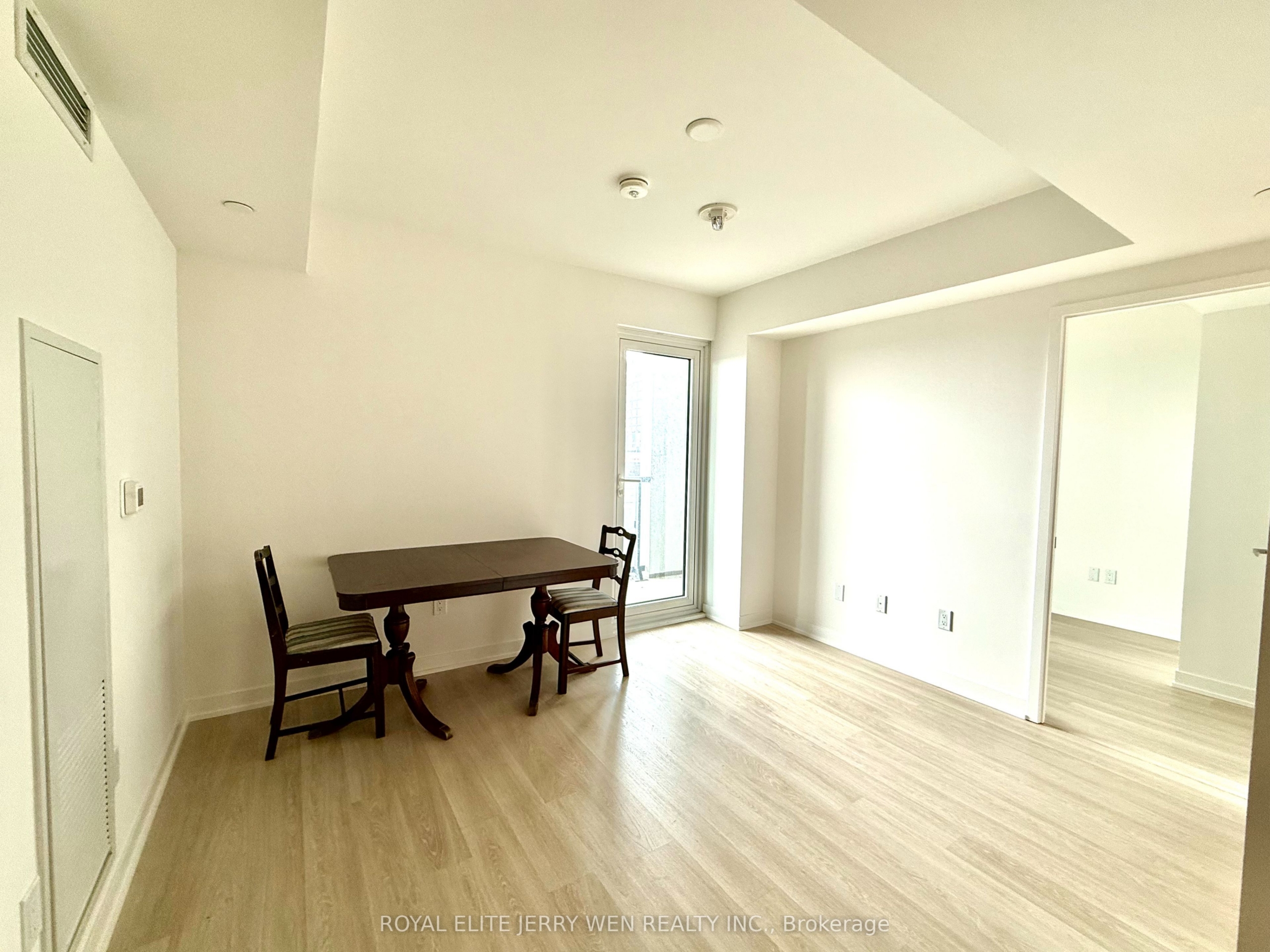 703-500-wilson-avenue-toronto-C13546314-5 703 – 500 Wilson Avenue