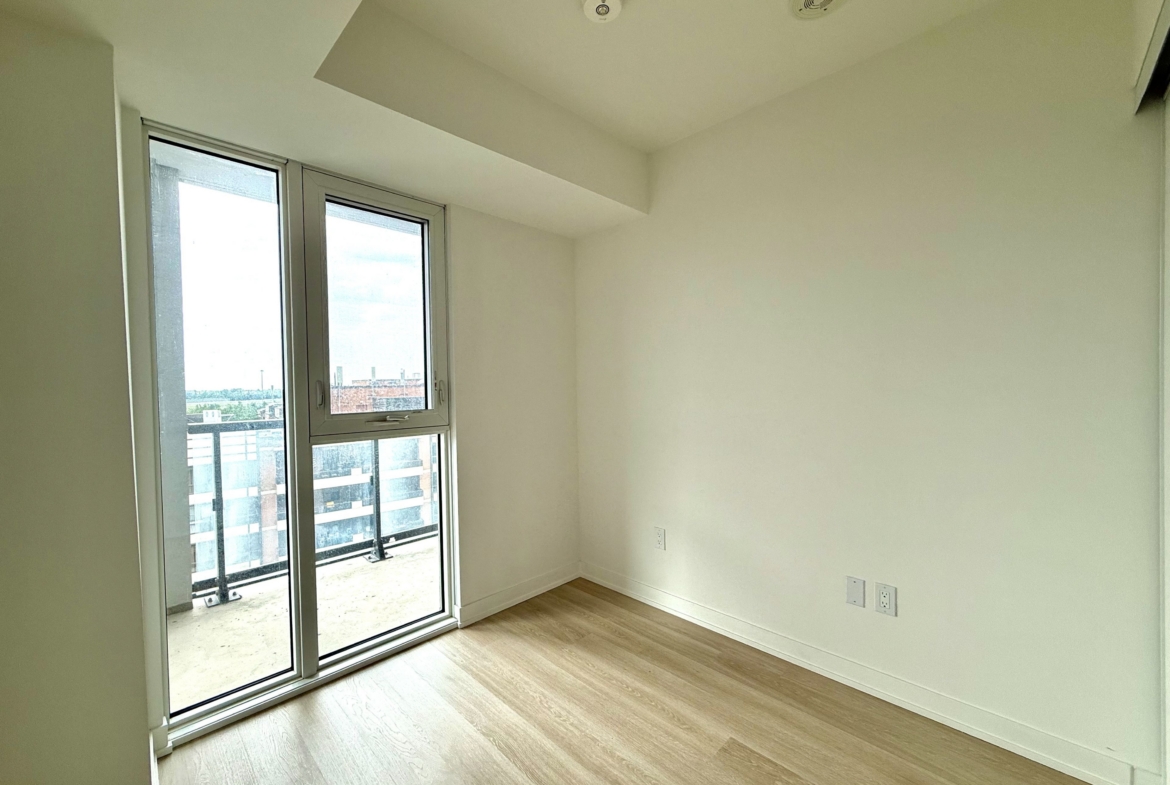 703 – 500 Wilson Avenue