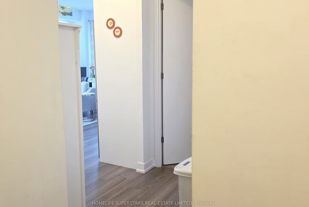 809 – 20 Thomas Riley Road W