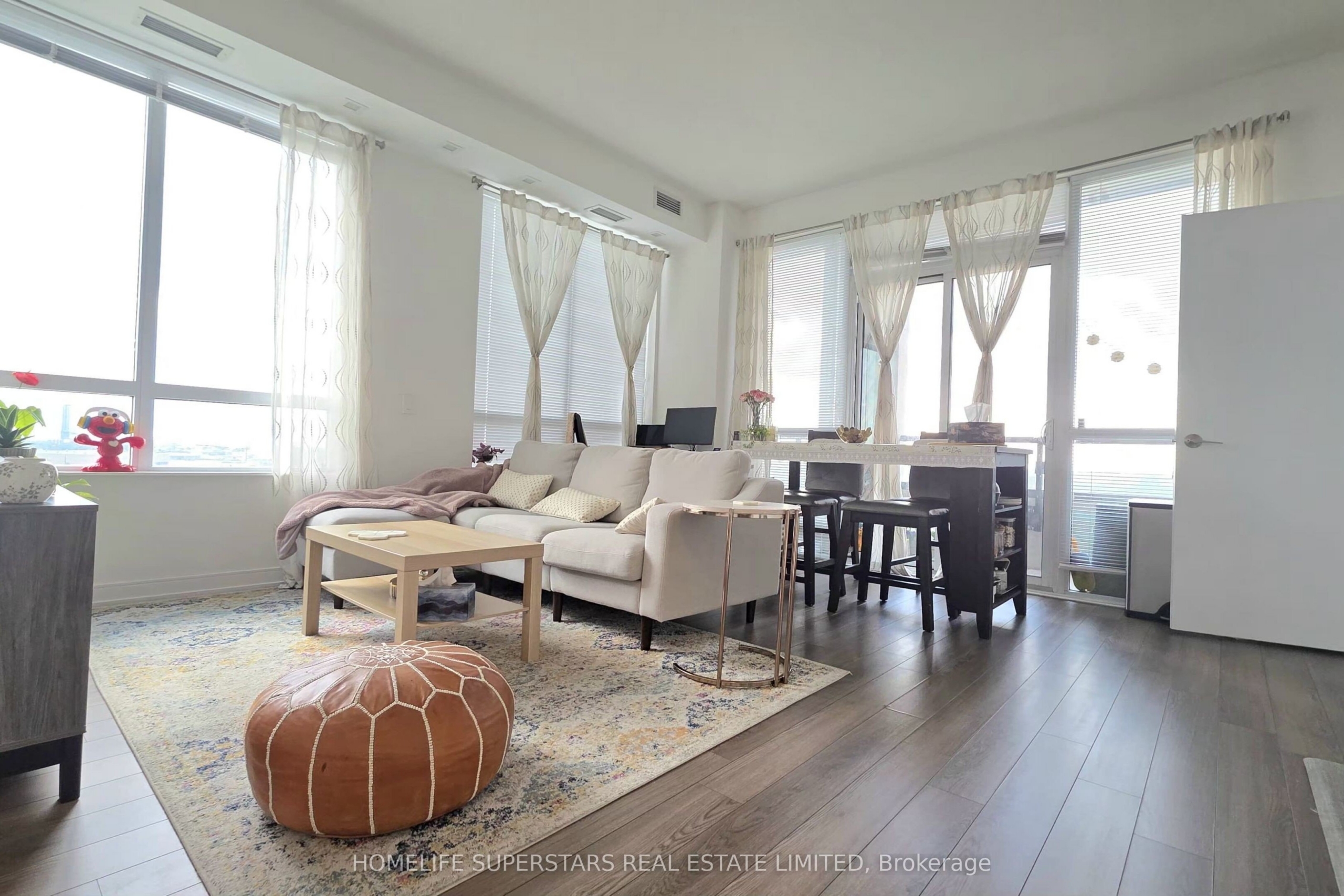 809-20-thomas-riley-road-west-toronto-W13642982-13-p 809 – 20 Thomas Riley Road W