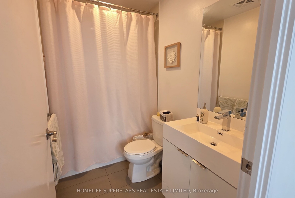 809 – 20 Thomas Riley Road W