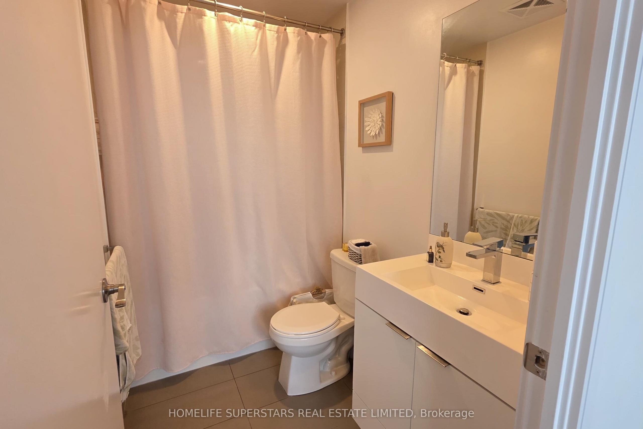 809-20-thomas-riley-road-west-toronto-W13642982-19-p 809 – 20 Thomas Riley Road W