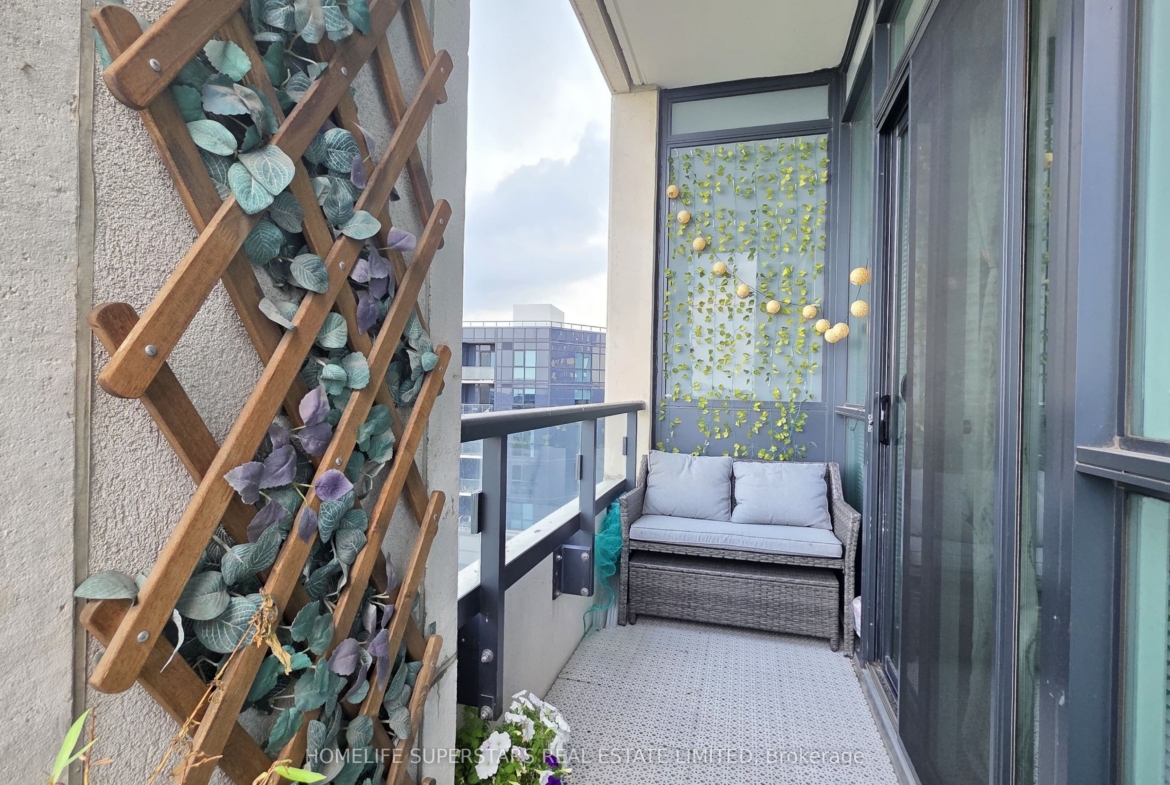 809 – 20 Thomas Riley Road W