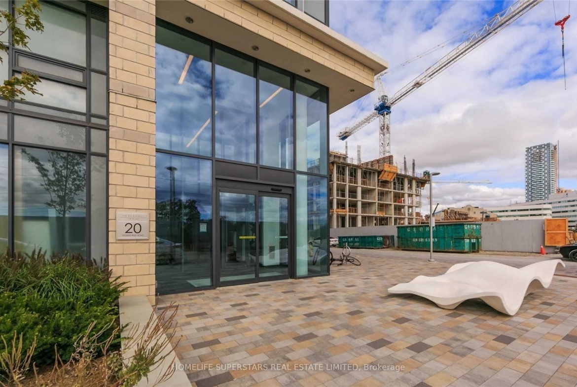 809 – 20 Thomas Riley Road W
