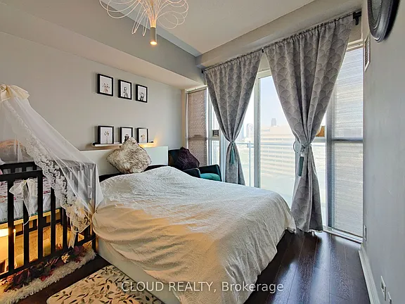 1608 50 Absolute Ave