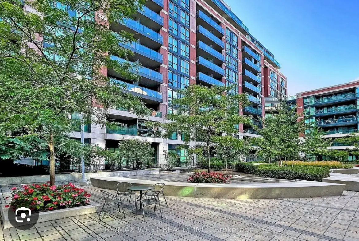 525 Wilson Ave