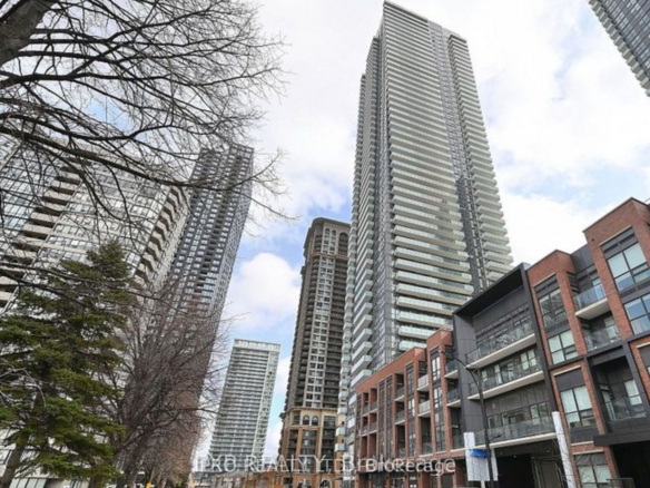 1206 – 430 Square One Drive
