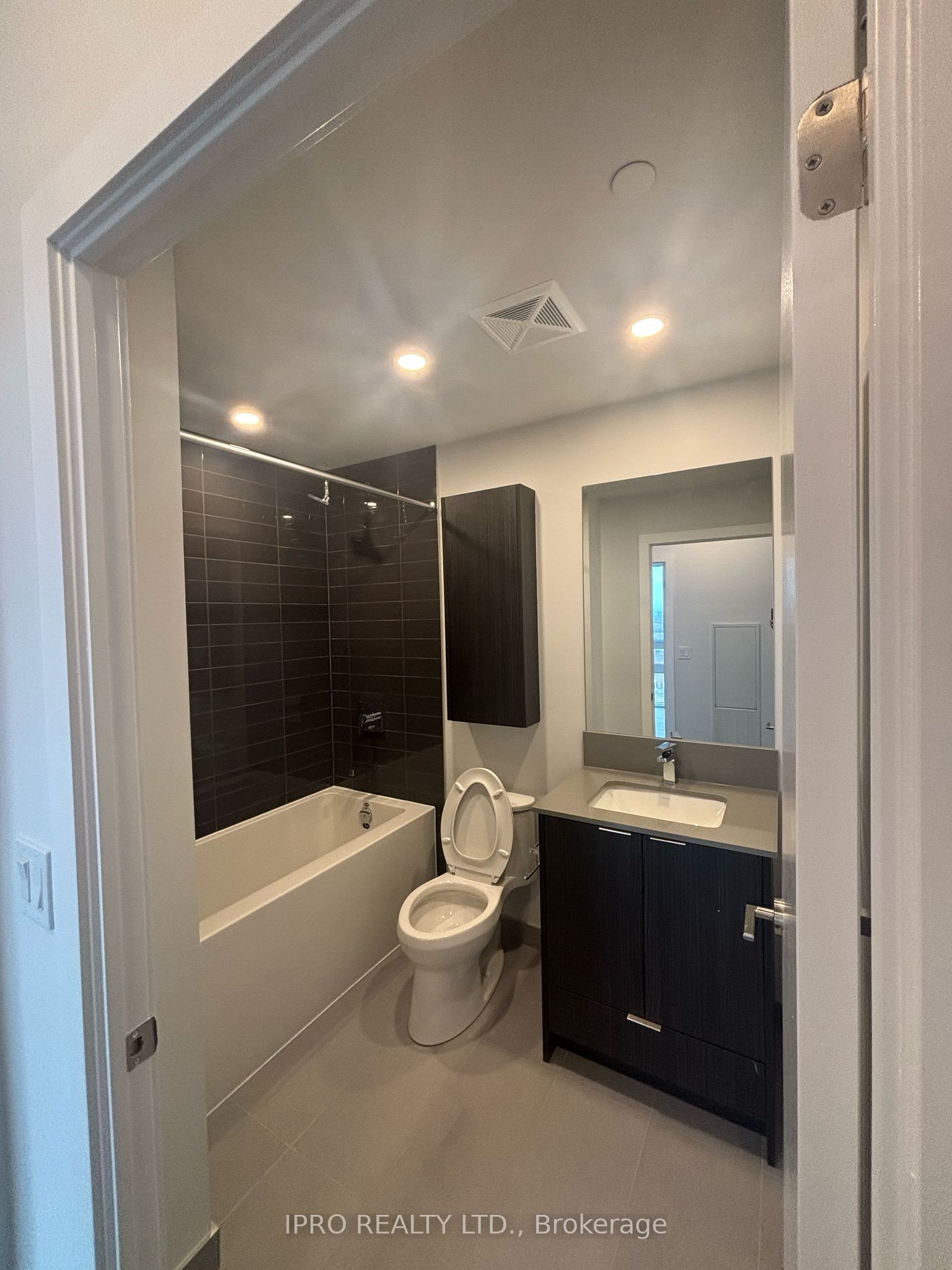 1206 – 430 Square One Drive