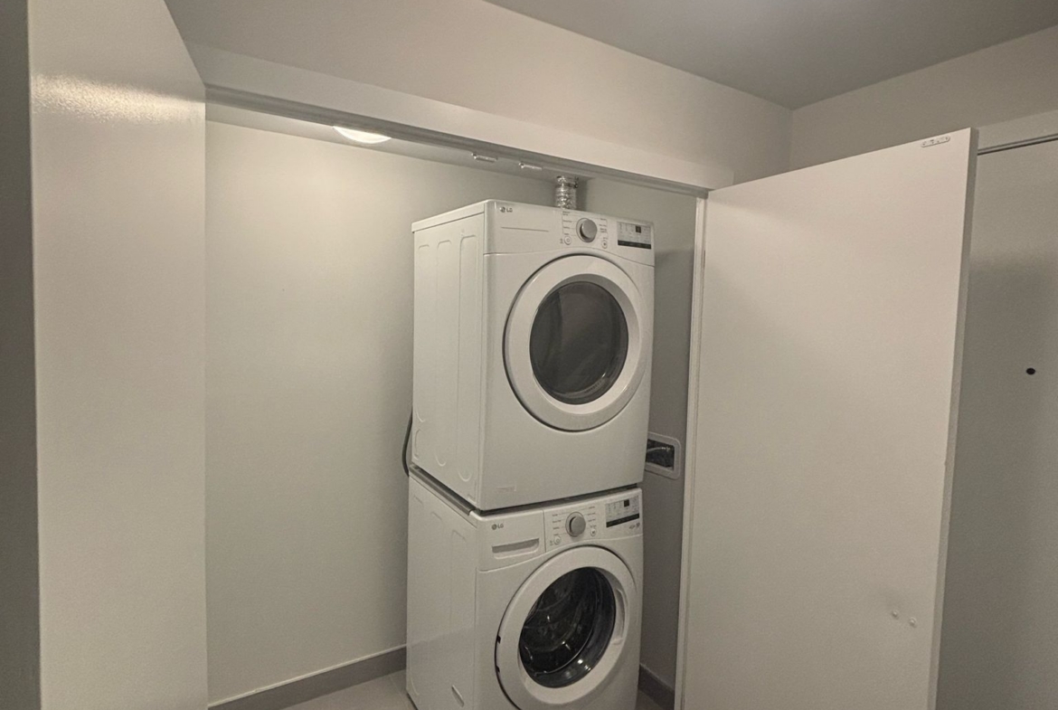 1206 – 430 Square One Drive