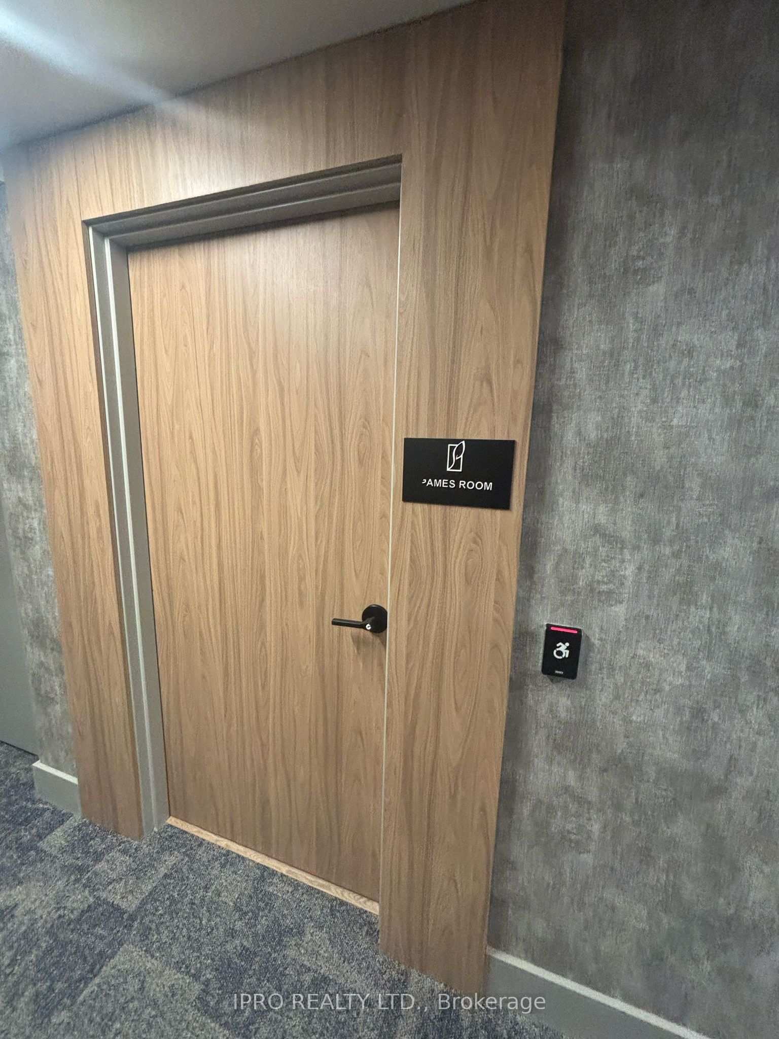 1206 – 430 Square One Drive