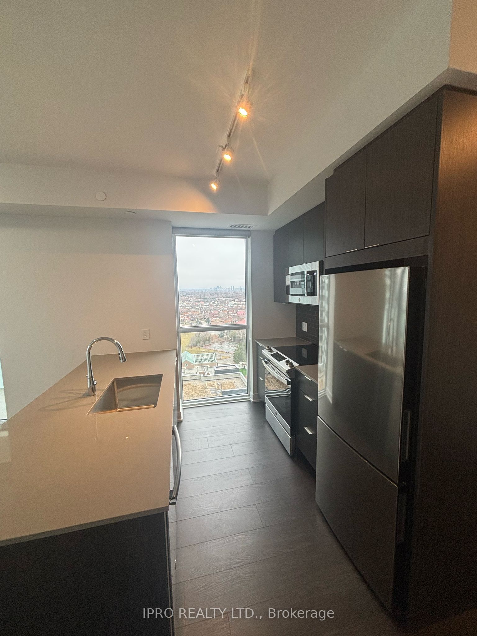 1206 – 430 Square One Drive