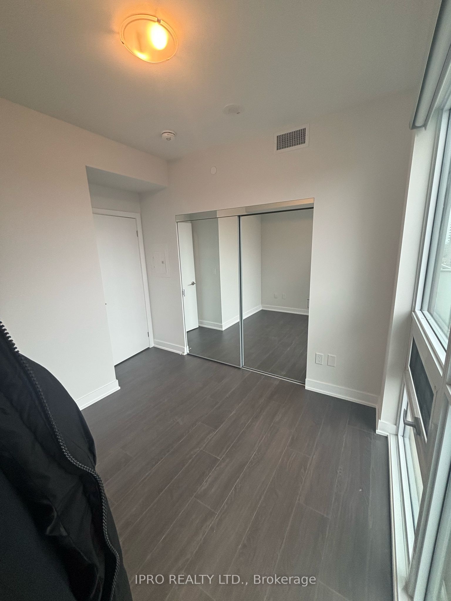 1206 – 430 Square One Drive